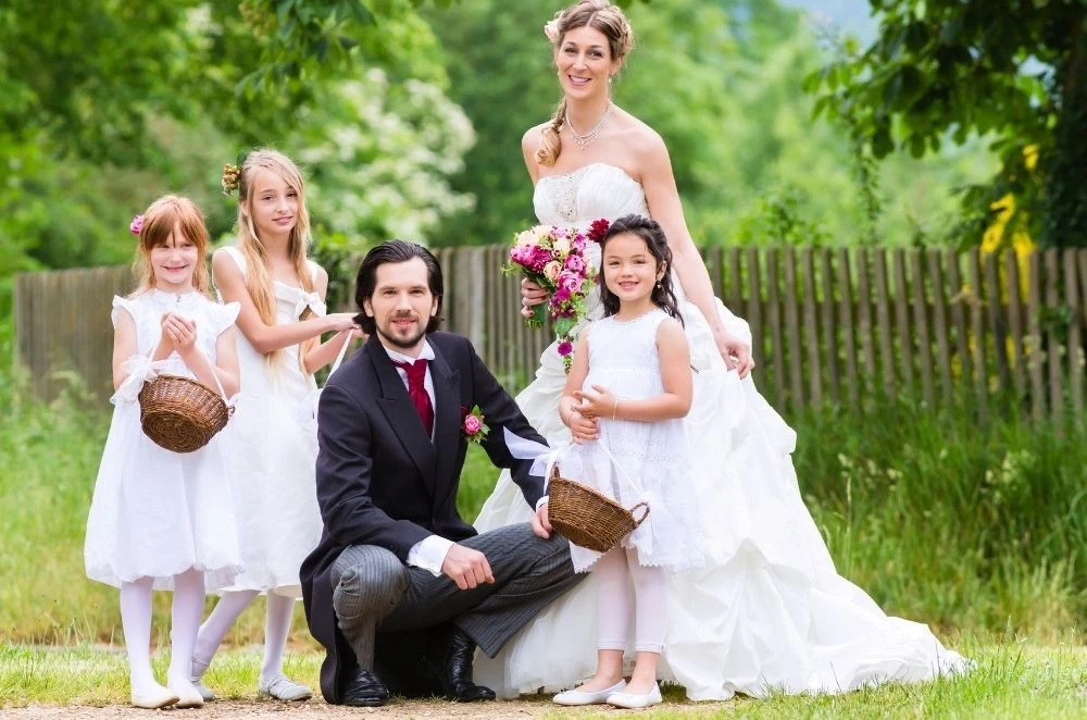 ceremonia de boda con los hijos participando