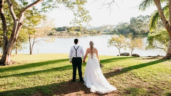 pareja en una finca de boda en alicante